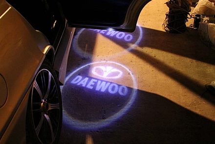 Светодиодный логотип Daewoo.