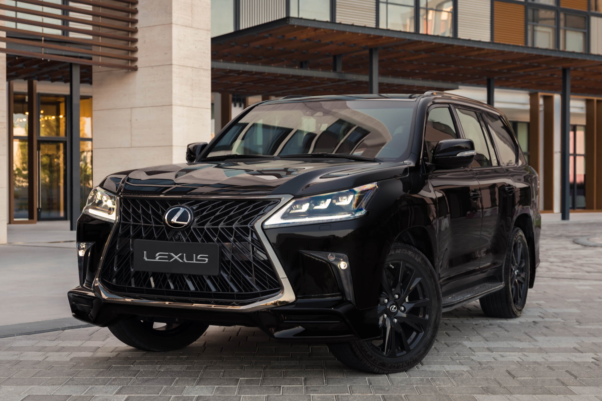 Lexus продолжает создавать отличный имидж бренда